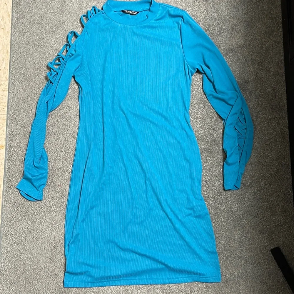 Dress - Picture 1 of 6